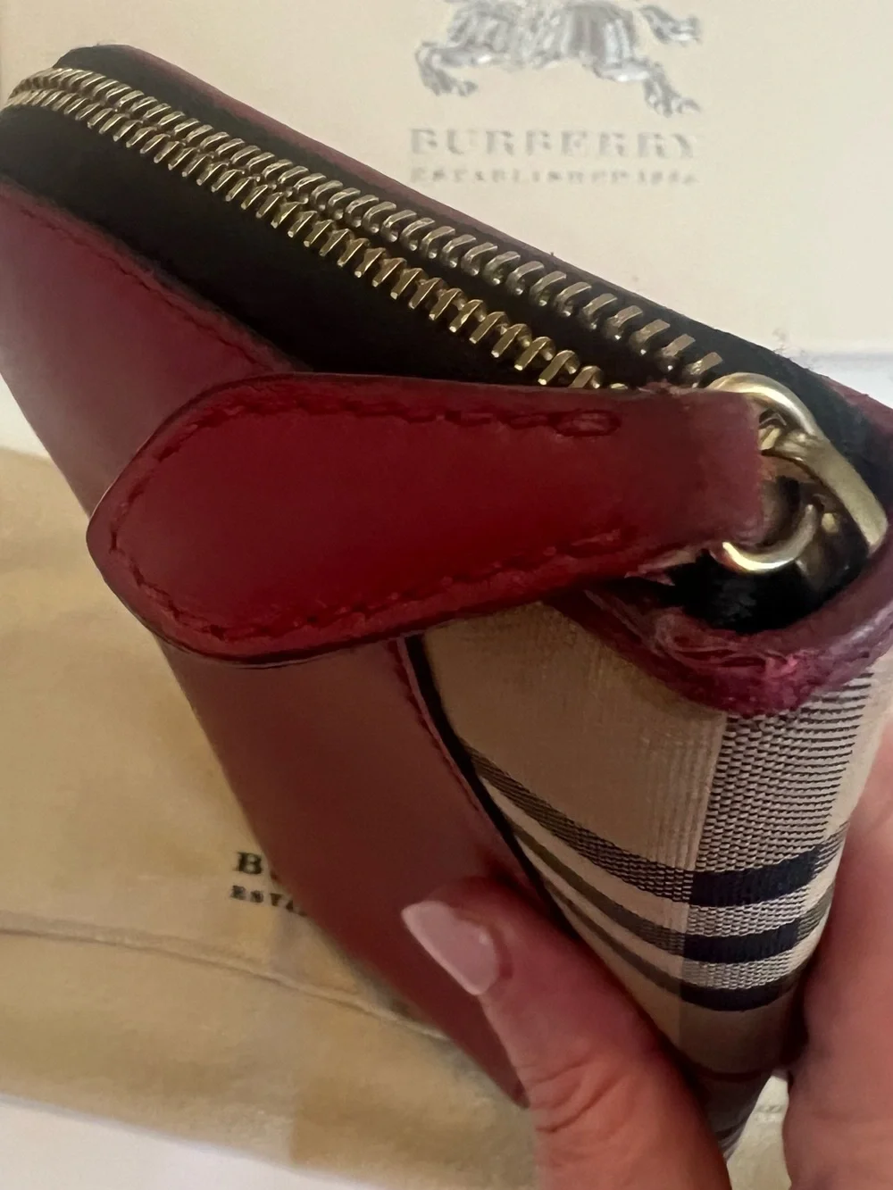 Burberry Red Leather & Beige Check Zip Wallet - Picture 9 of 15